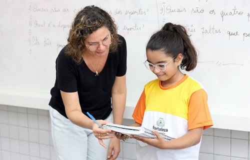 Educadores da rede municipal de Fortaleza participam de programação especial no mês do professor