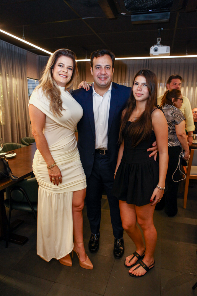 Rita Parahyba, Parahyba Neto E Lara Parahyba (18)