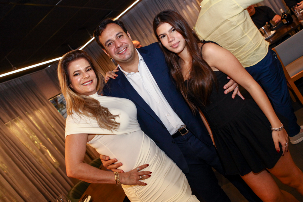 Rita Parahyba, Parahyba Neto E Lara Parahyba (22)