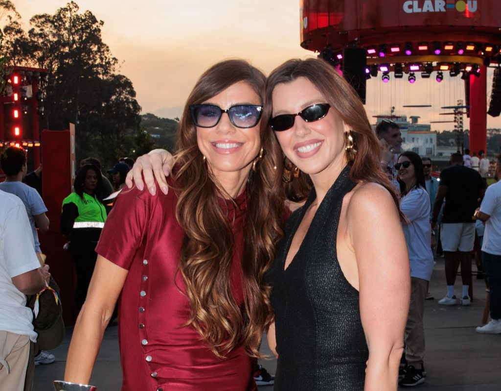 Samara Checon E Camila Coutinho