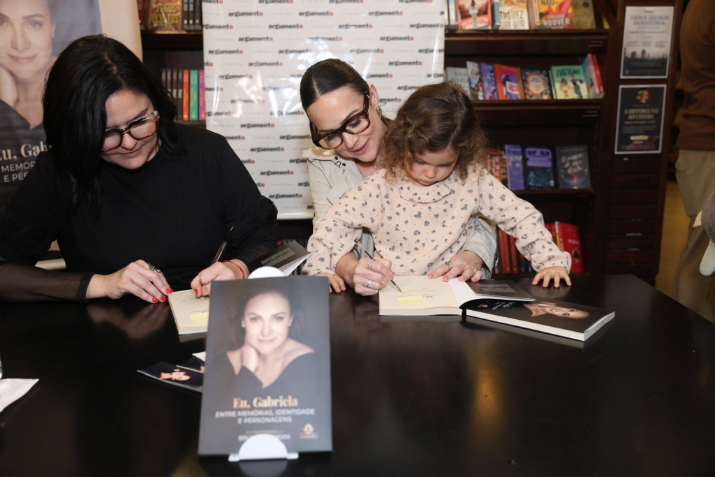 Sessão De Autógrafos (2)