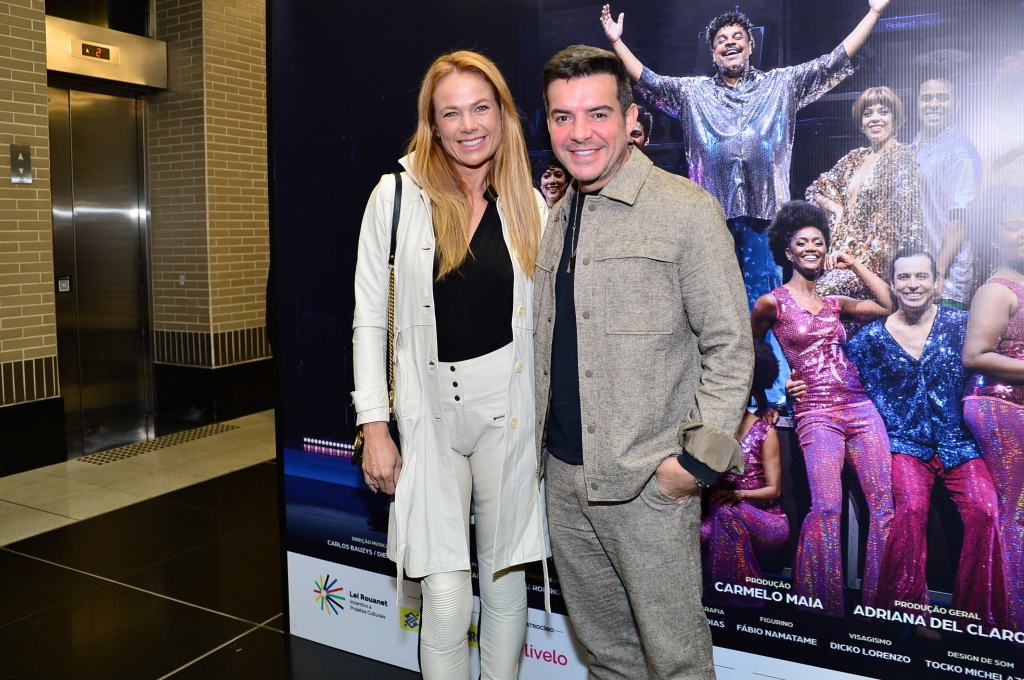 Thaís Pacholek E Belucci