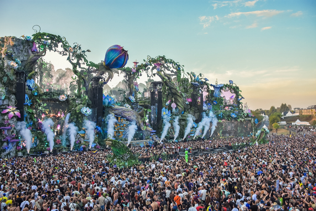 Tomorrowland (2)
