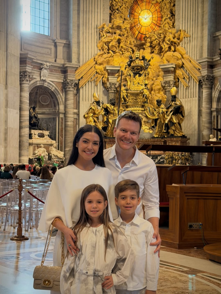 Um Ano Depois Daquele Dia Inesquecível No Cristo Redentor, Estamos Aqui Em Roma, No Coração Da N