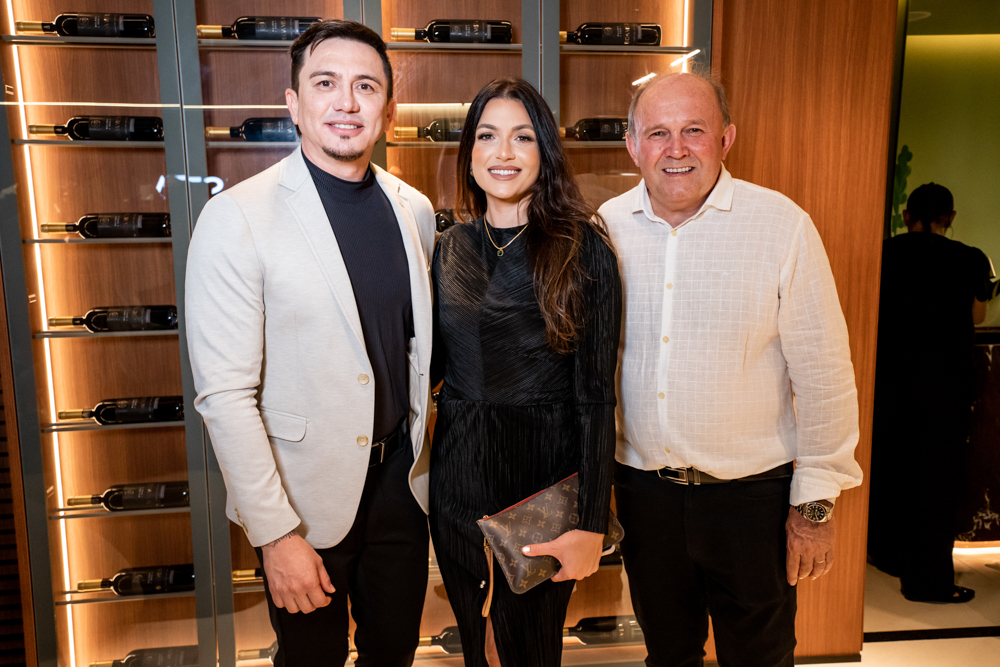 Vinicius Ferreira, Larissa Perna E Tarcisio Luiz Liell