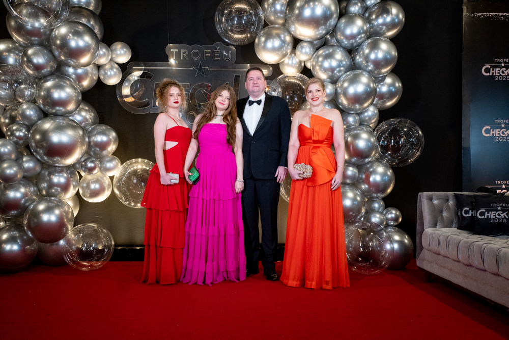 Vitória E Fernanda Magalhães, Fernando Landim E Geska Magalhães