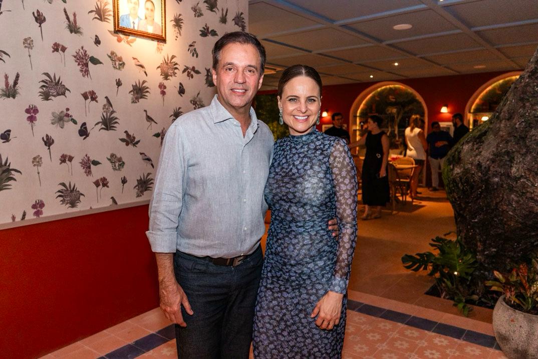 Jantar da Confraria Amis & Vins reúne convidados no espaço de Ana Virgínia Furlani na CASACOR Ceará