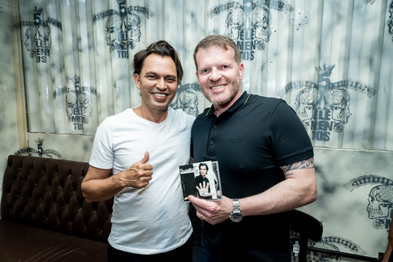 Dance Revival - Double You agita o Pub 5 Elementos com hits da década de 1990