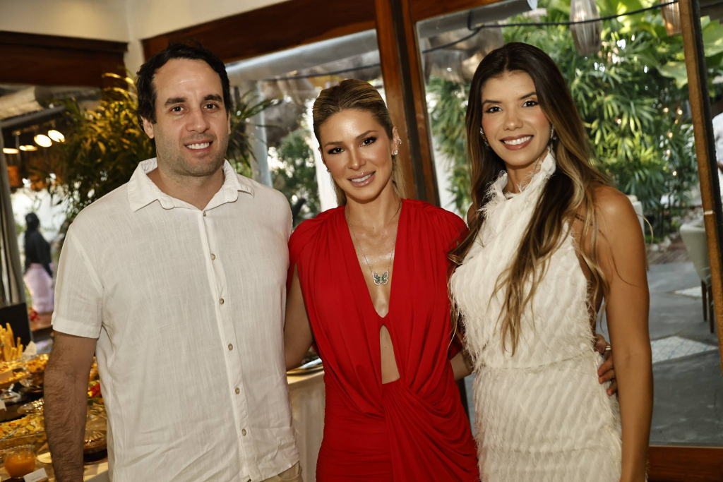 Zé Ricardo Filomeno, Bruna Waleska Frota E Cibele Castro