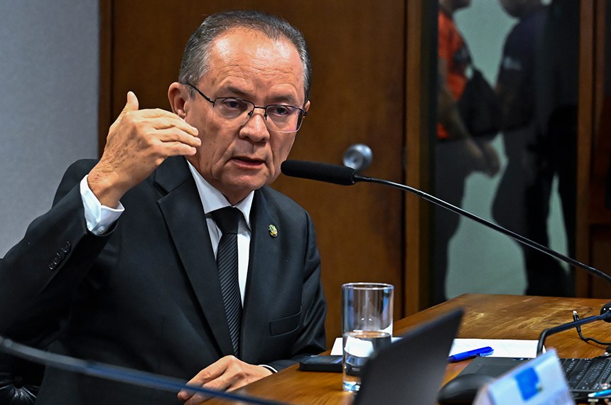 Comissão de senadores debate projeto sobre participação de empregados na gestão das empresas