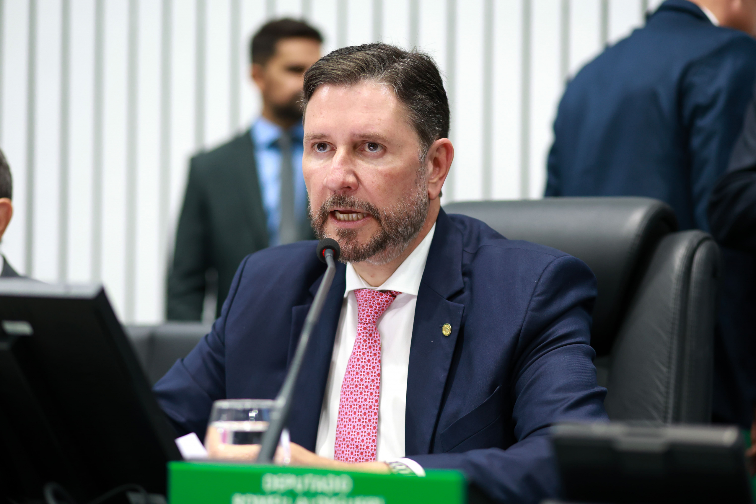 Deputados cearenses aprovam mudança no quórum para instauração de CPIs