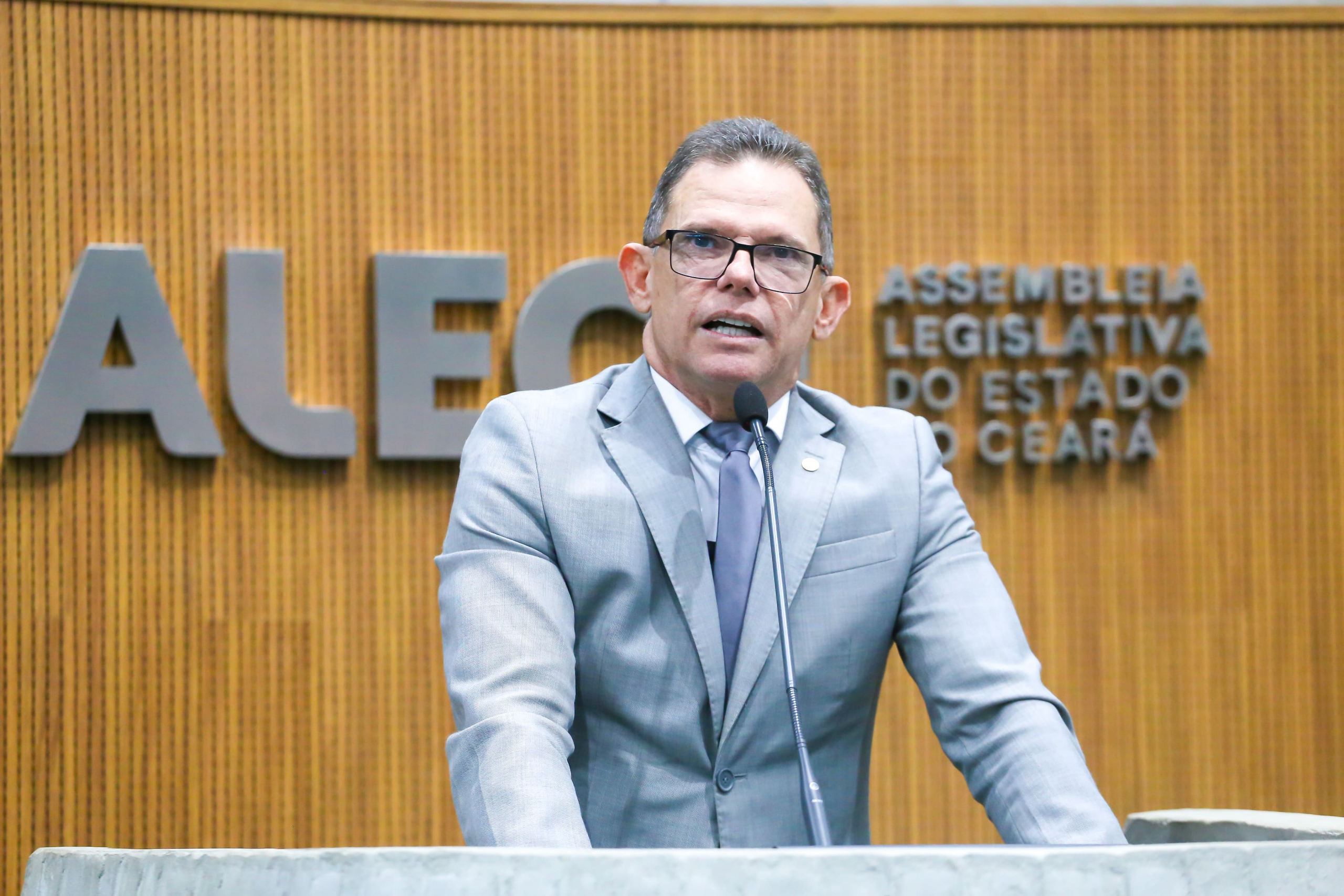 Deputado Lucinildo Frota propõe extensões da Linha Leste do Metrô e do VLT na Capital