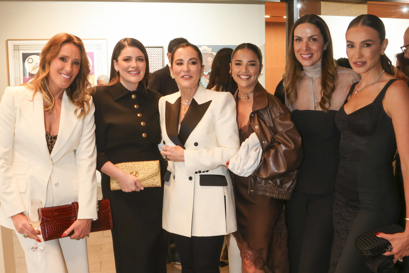 Bola autografada por Pelé e experiência com Karla Felmanas movimentam o 1º Leilão do Bem