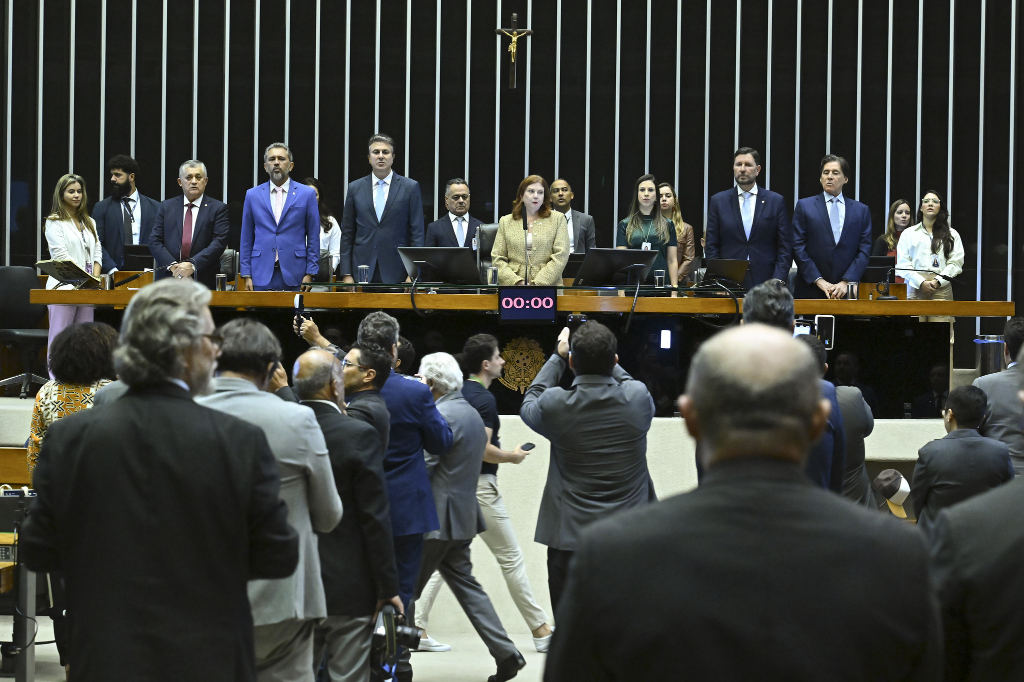 Sessão solene no Congresso Nacional pelos 190 anos da Alece reúne diversos nomes da política cearense