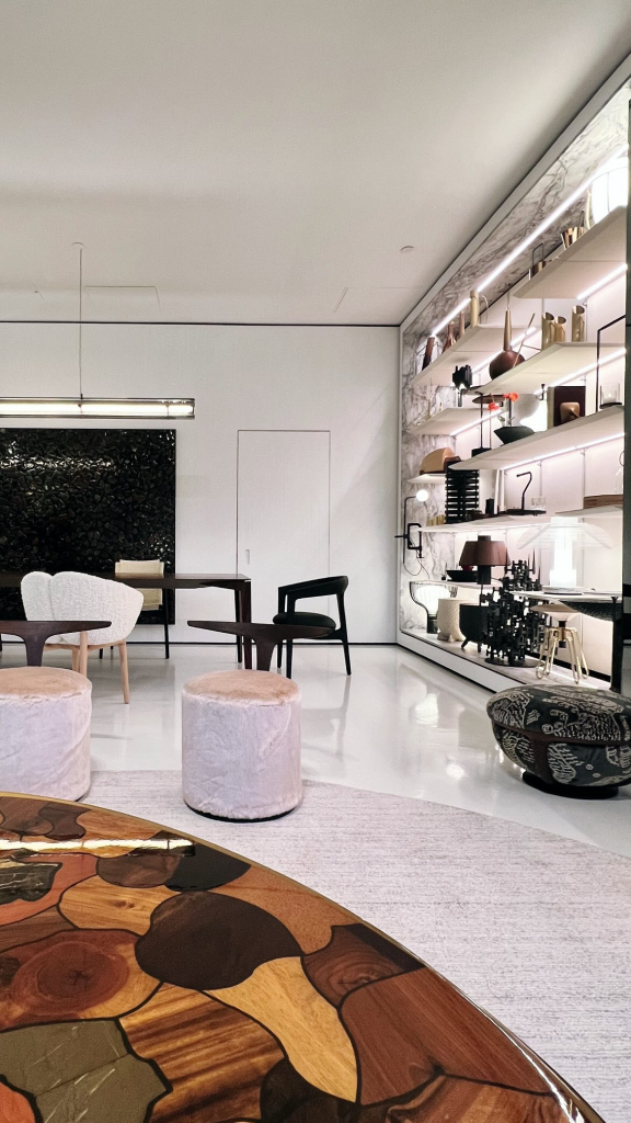 573797943 18540307171038325 2887832558556707688 N.