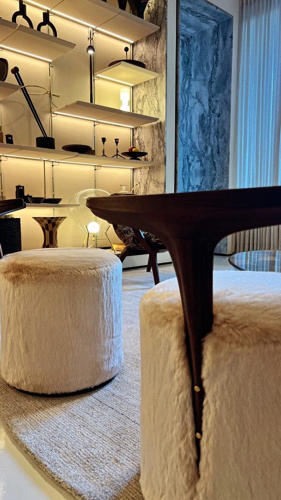 573971324 18540470944038325 2814167517197360908 N.