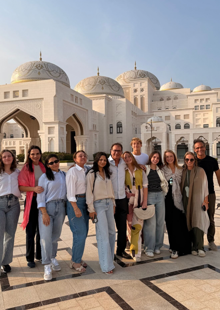 579652864 18078984998323715 1097346766288612803 N.