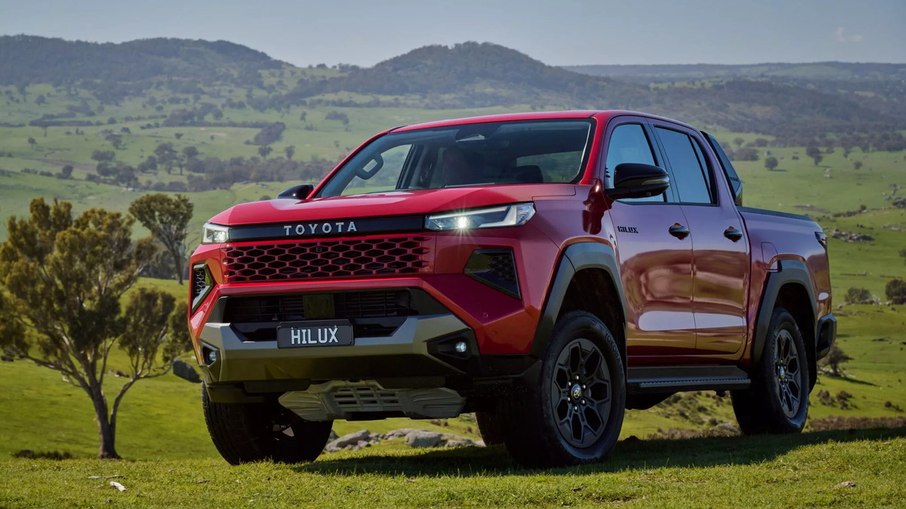 Nova Toyota Hilux é revelada e deve chegar ao Brasil para o ano