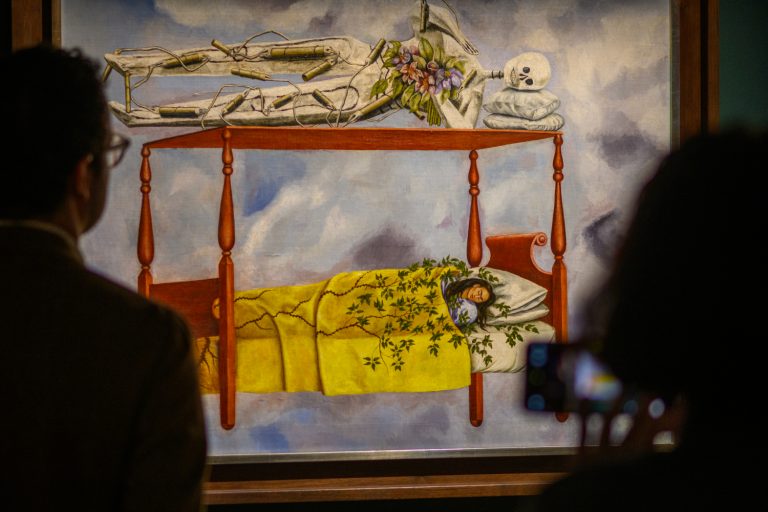 Obra de Frida Kahlo estabelece novo recorde e se torna a mais valiosa já vendida por uma artista mulher