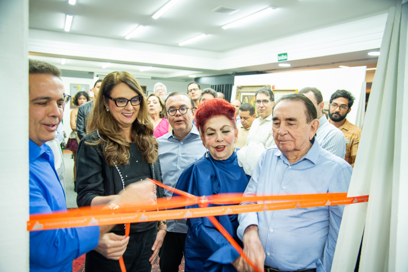 Arte transformadora - Exposição Amigos em Ação abre temporada de arte e solidariedade na Alessandro Belchior Imóveis