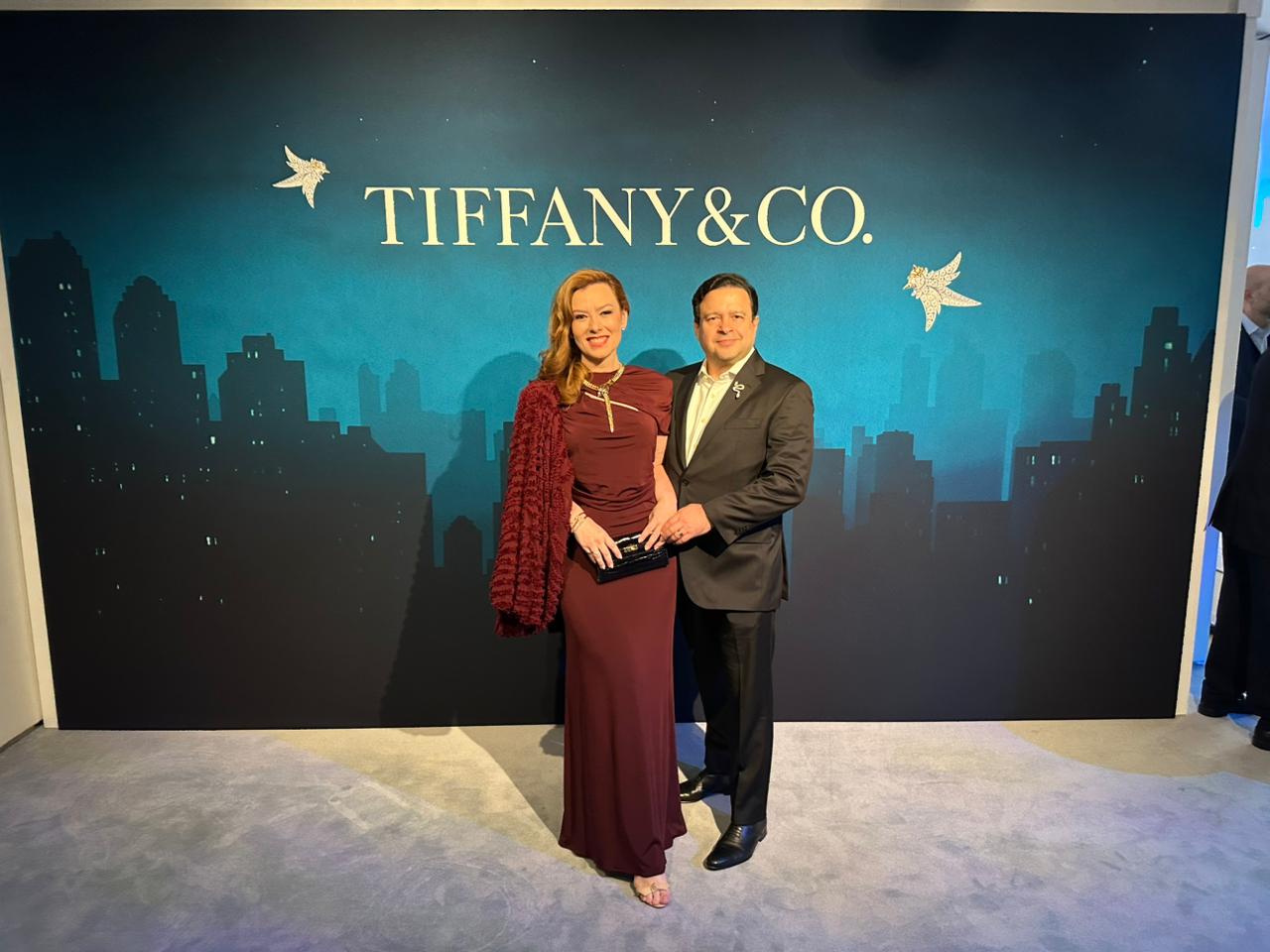 Aline Félix e Igor Queiroz Barroso prestigiam holiday celebration da Tiffany & Co. em Nova York