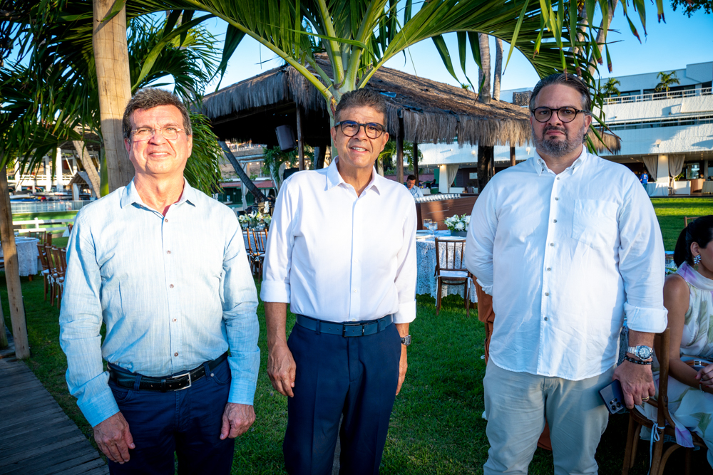 Amauri, Alberto E Sylos Mendonça