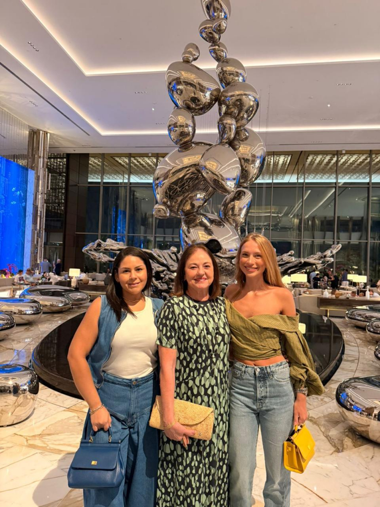 Ana Mariastudart No Atlantis The Royal