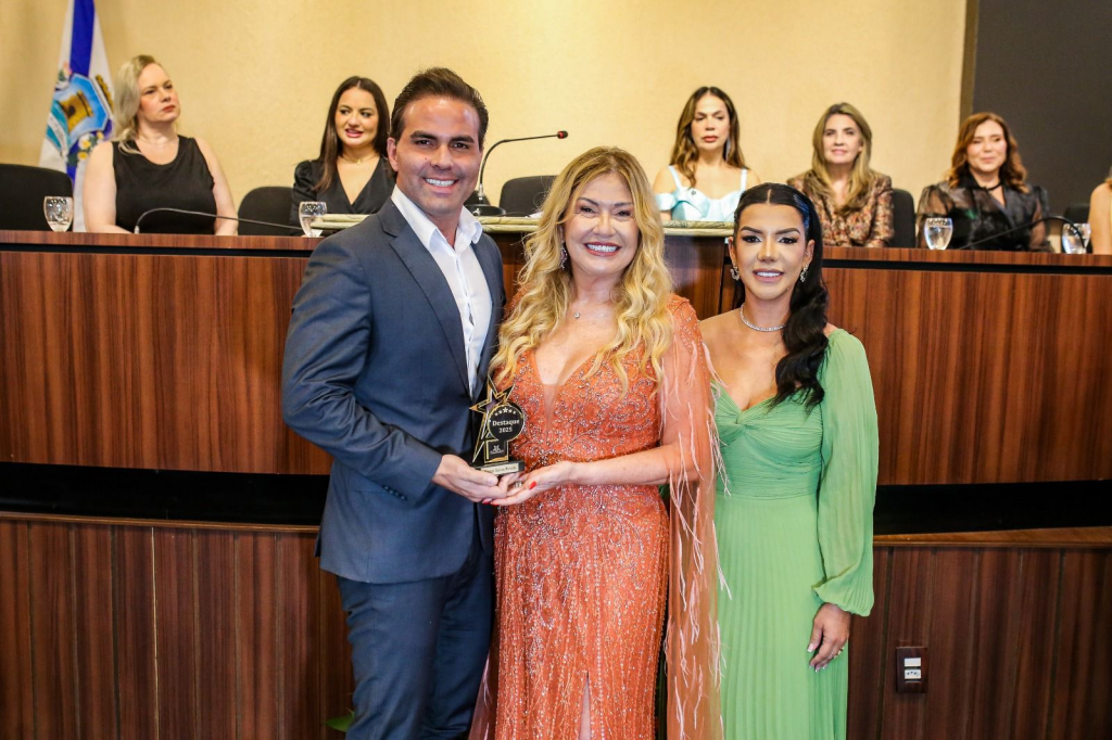 André Guanabara, Stela Frota Salles E Monique Flexa