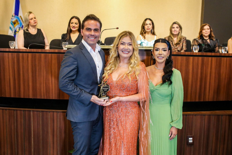 Reconhecimento social - Troféu Destaque do Ano 2025 homenageia trajetórias de impacto em Fortaleza