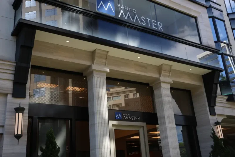 Especialistas alertam para golpes em ressarcimentos do Banco Master