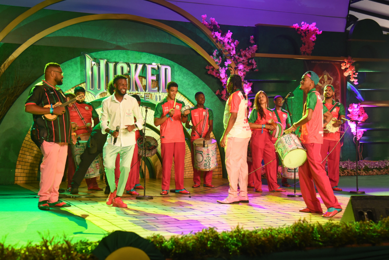 UNIVERSO OZ - Cynthia Erivo e Jonathan Bailey encantam São Paulo na première do filme ‘Wicked: Parte 2’