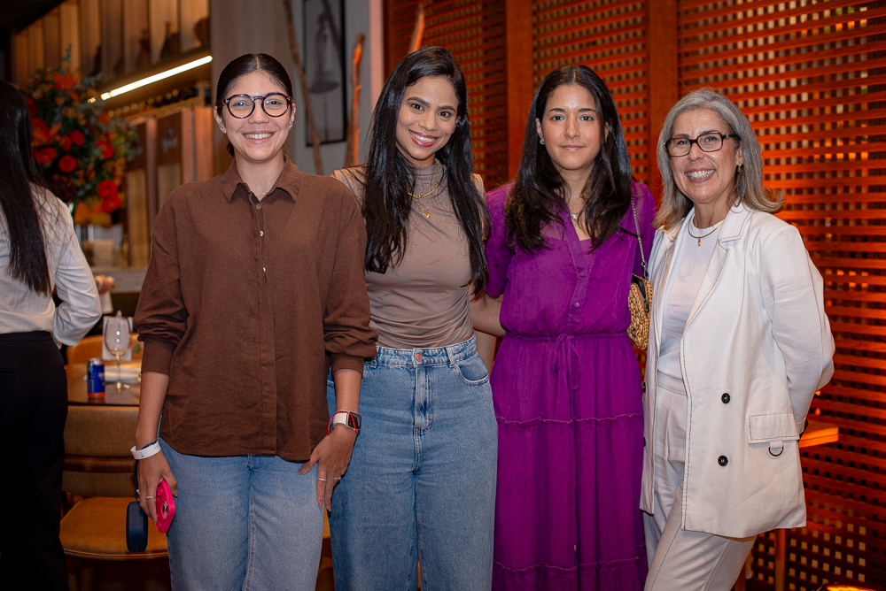 Beatriz Nascimento, Suelen Mendonça, Thaís Facundo E Gisele Lima