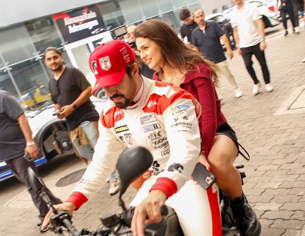 Caio Castro E Vitoria Bohn