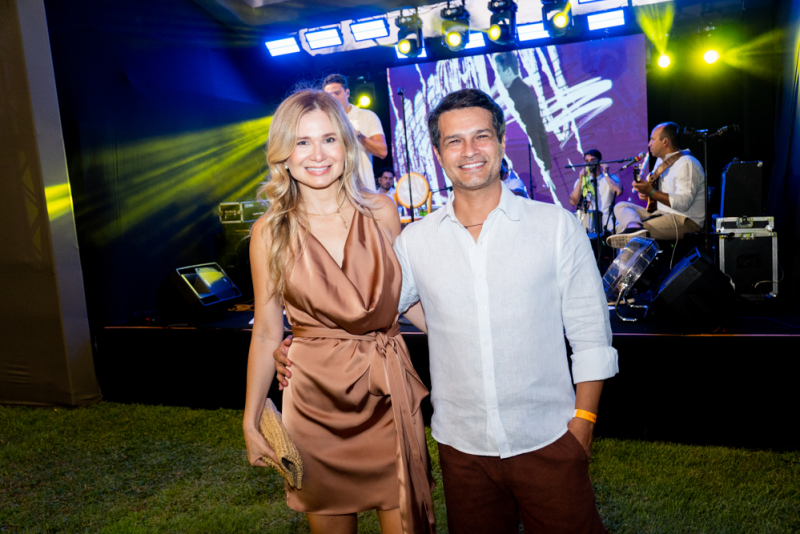 Encontro festivo - APECE reúne associados, familiares e convidados em Sunset de Natal no Iate Clube de Fortaleza