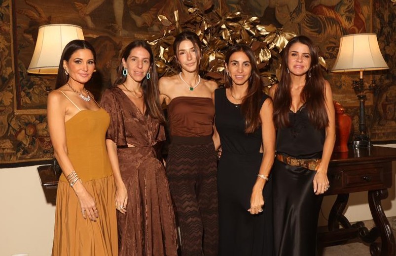 Stella Jacinto e Maria Eugênia apresentam universo da A.T Jewel durante encontro em São Paulo