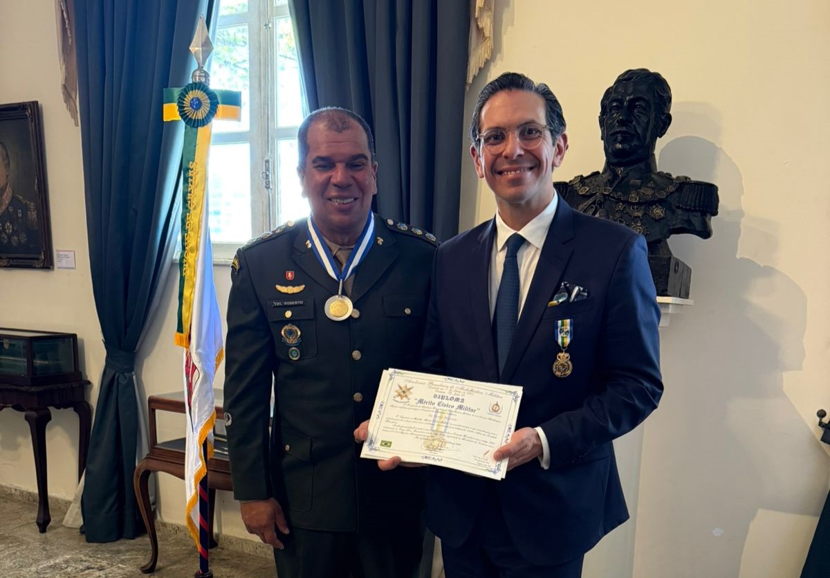 Hotel Fairmont Rio é agraciado com o Diploma e a Medalha Mérito Cívico Militar