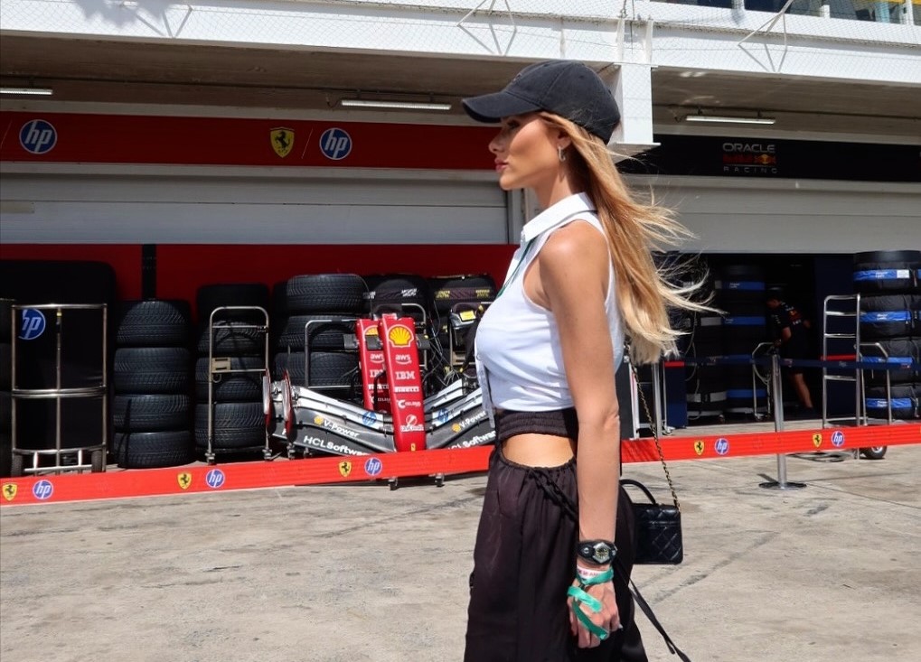 Lara Bezerra de Menezes acompanha o GP de São Paulo de Fórmula 1 no paddock