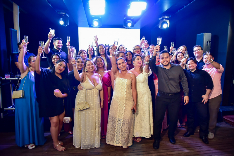 Noite de celebração - Capuchino reúne clientes e mercado cearense para brindar aos 15 anos de trajetória da agência