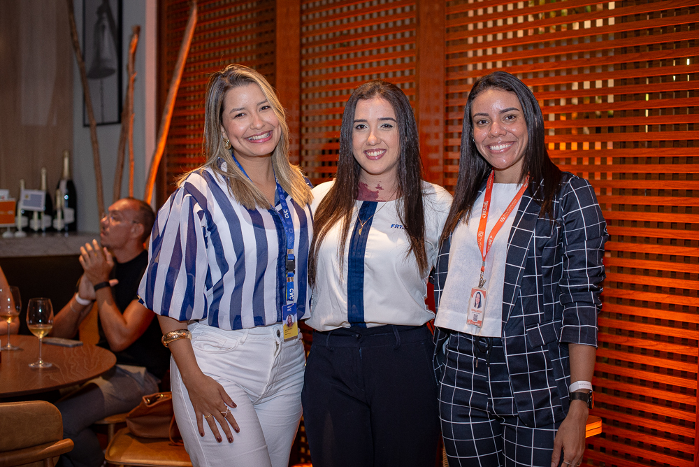 Carl Ribeiro, Vitória Aquino E Nathália Andrade