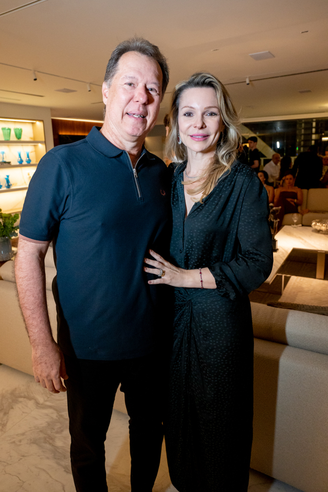 Carlos E Rebeca Fujita