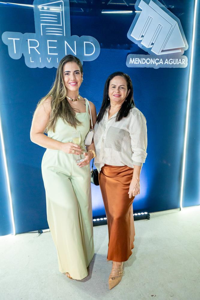 Caroline Medeiros E Jacqueline Almeida