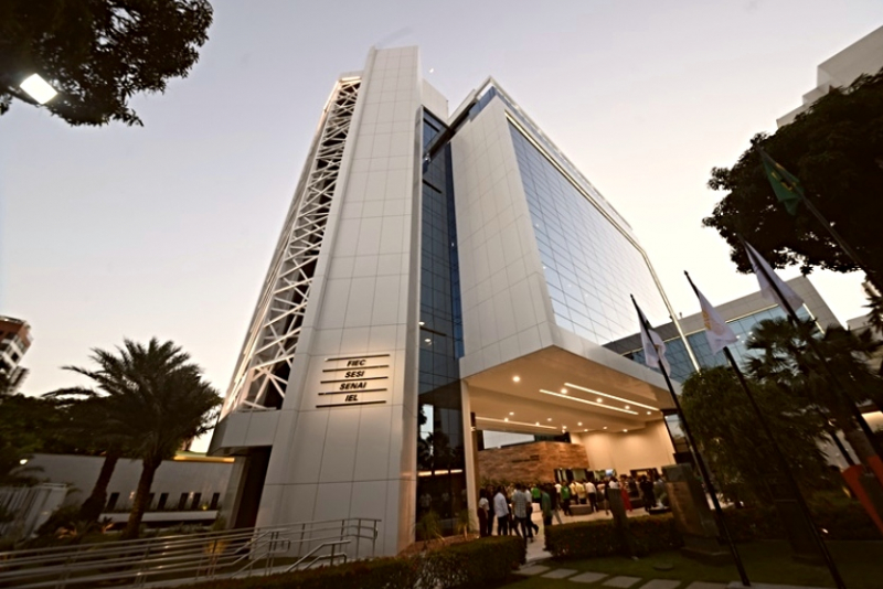 Iracema Digital entrega Medalha Ariosto Holanda para quatro personalidades