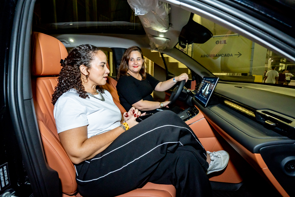 Cecilia Menezes E Laudilene Feitosa