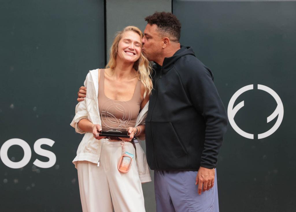 Celina Locks E Ronaldo (2)