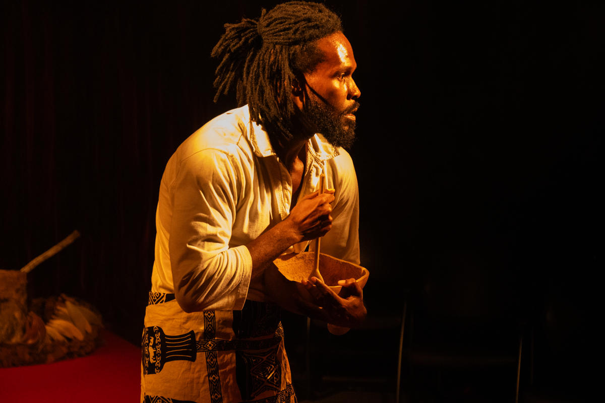 Cena Do Espetáculo Abdias Do Nascimento, Que Será Apresentado No Theatro José De Alencar Na Quinta Feira, 20 De Novembro