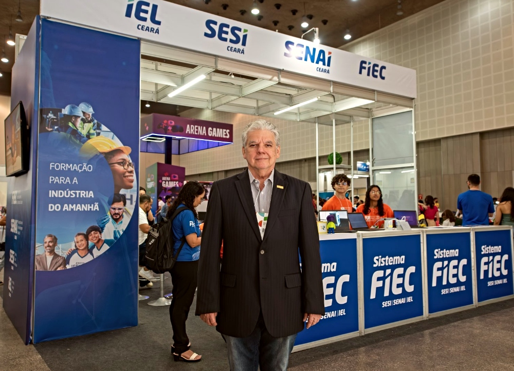 Chico Esteves representa a FIEC durante a abertura da Feira do Conhecimento 2025