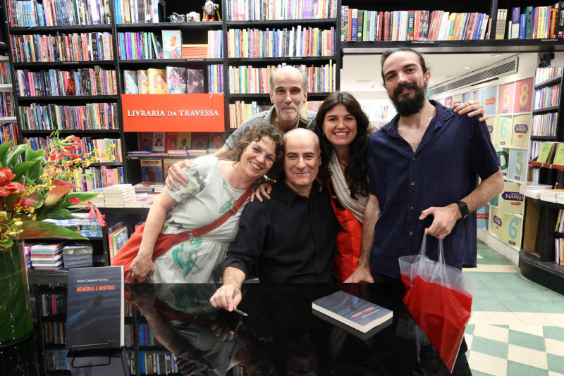 IN Rio - Pedro Cavalcanti Ferreira lança romance “Memórias e Mentiras” em noite movimentada na Livraria da Travessa