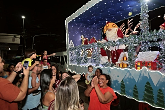Coral Itinerante do Ceará Natal de Luz leva encanto natalino às ruas da Capital