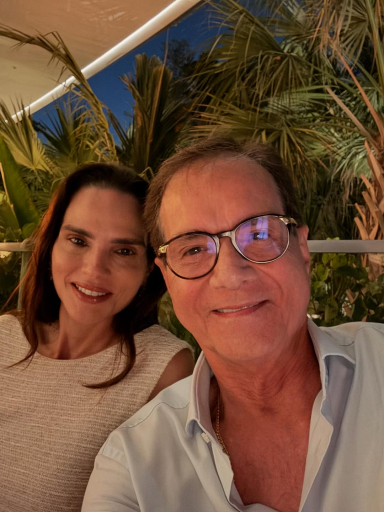 Curtindo Essa Minha Filha Em Dubai! Patrícia, A Minha Filha Mais Velha, Pois Nasceu Primeiro Ent