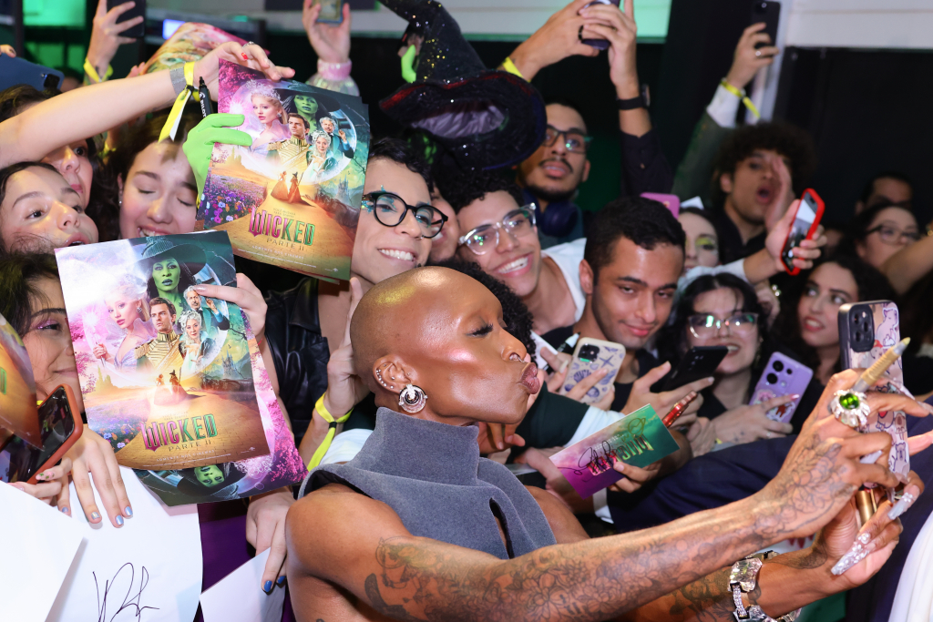 Cynthia Erivo E Fãs